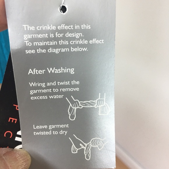 NWT. Unique Turquoise Crinkle Blouse size M - Picture 6 of 6